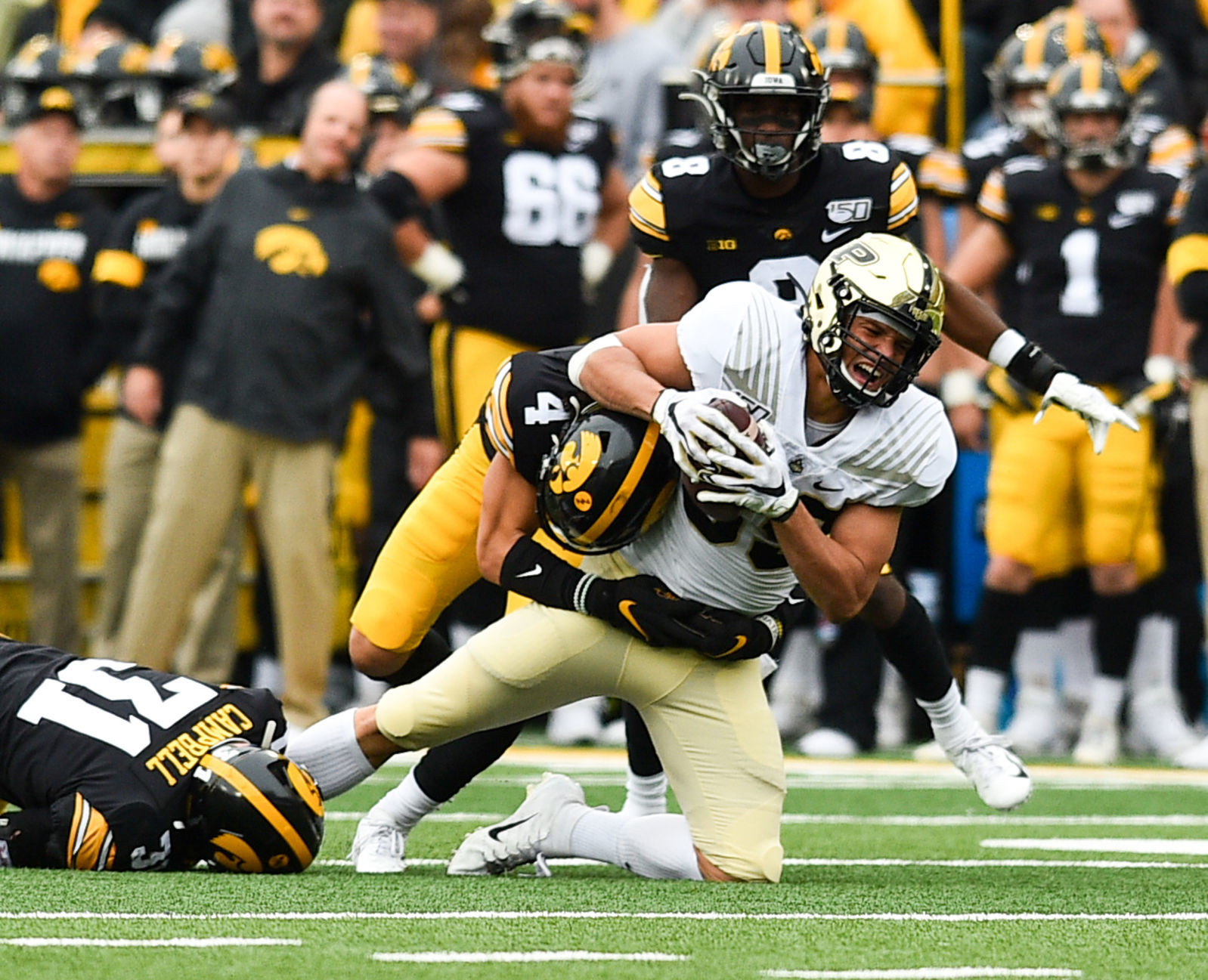 101919-qct-spt-purdue-ia-foot-041a.jpg
